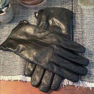 Elegant Black Leather Men's Gloves